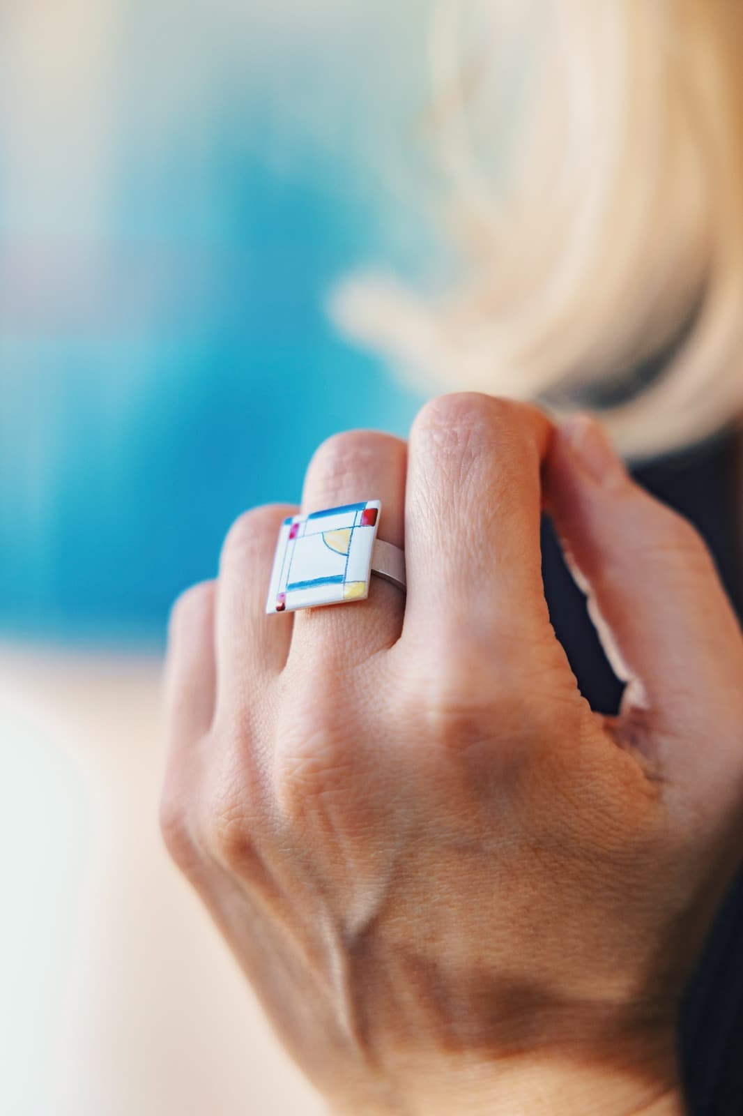 Ring auf Hand — Katalog